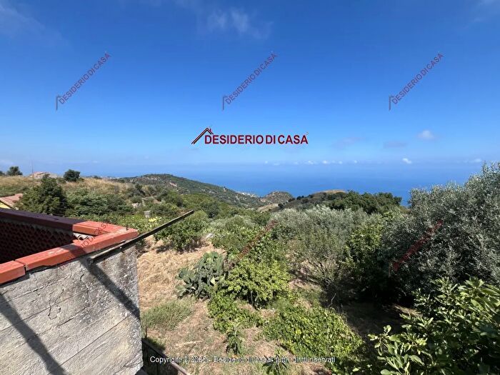 Casa quadrilocale in vendita in Cefalu