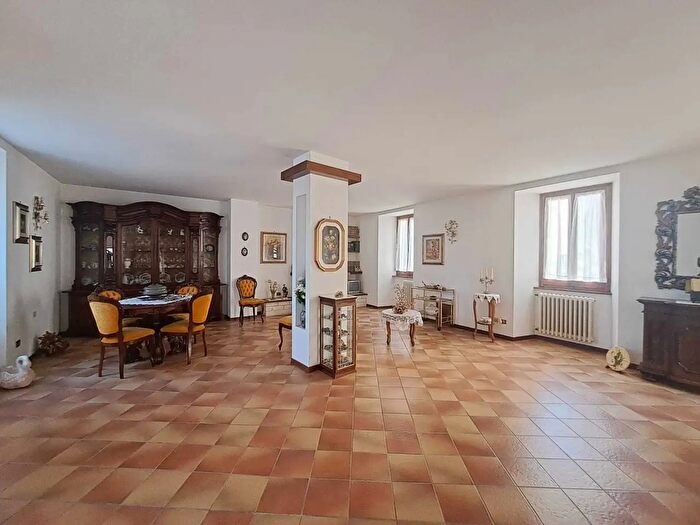 Casa con 8 locali in vendita in Via Rimembranze, Amelia