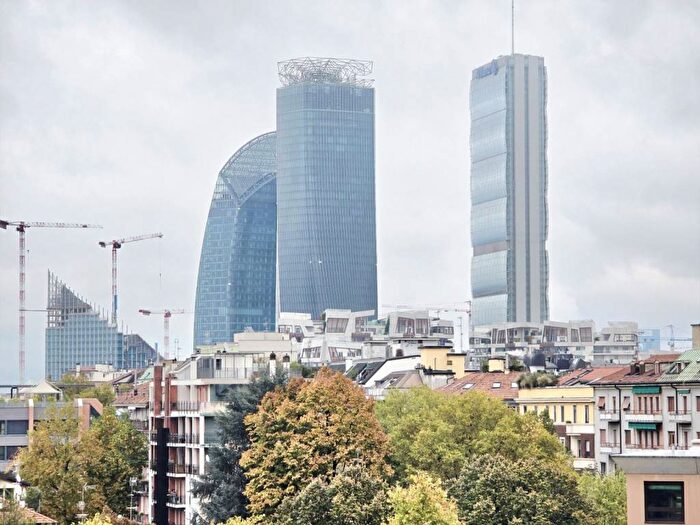 Appartamento trilocale in affitto in Via Carlo Dolci, San Siro, Milano