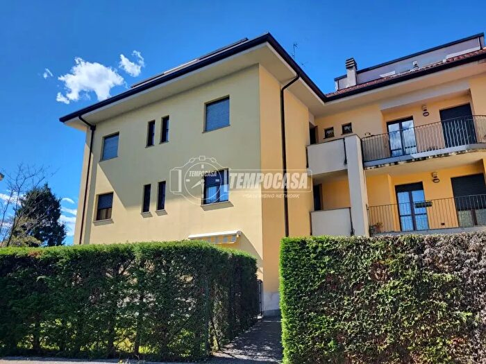 Appartamento trilocale in vendita in Via San Marco, Arcore