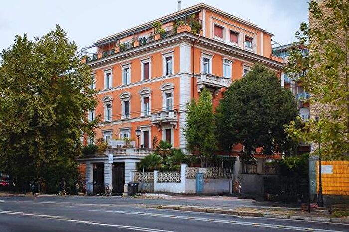 Appartamento con 5 locali in vendita in Via Nomentana, Roma