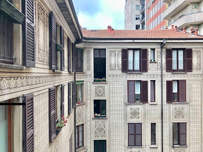 Appartamento trilocale in affitto in Via Panfilo Castaldi, Repubblica, Milano