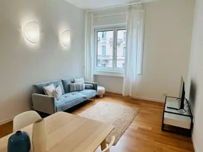 Appartamento trilocale in affitto in Corso Magenta, Milano