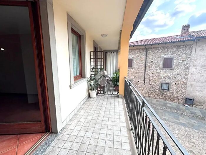 Appartamento trilocale in vendita in Via Cardinal Ferrari, Grumello Del Monte