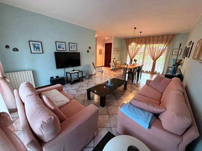 Casa con 5 locali in vendita in Via Londra, Vigonza