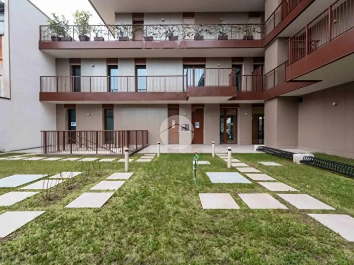 Appartamento quadrilocale in vendita in Via delle Tuberose, Milano