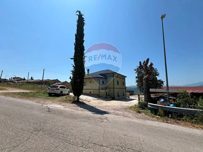 Casa con 9 locali in vendita in Cda Ascigno, Casoli