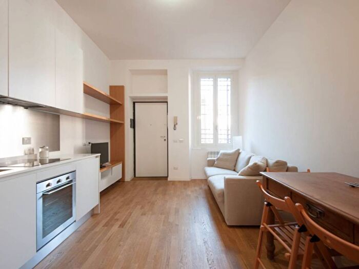 Appartamento bilocale in affitto in Via Andrea Solari, Solari, Milano