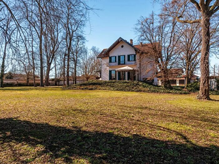 Casa con 8 locali in vendita in Via del Canapile, Racconigi