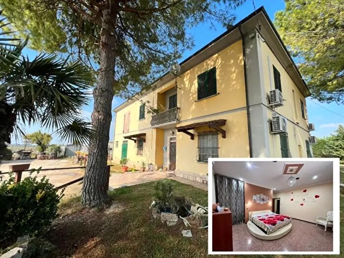 Casa con 7 locali in vendita in Via Reale Lavezzola, Alfonsine