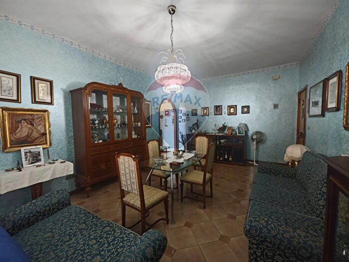 Appartamento con 5 locali in vendita in Via Liguria, Catania