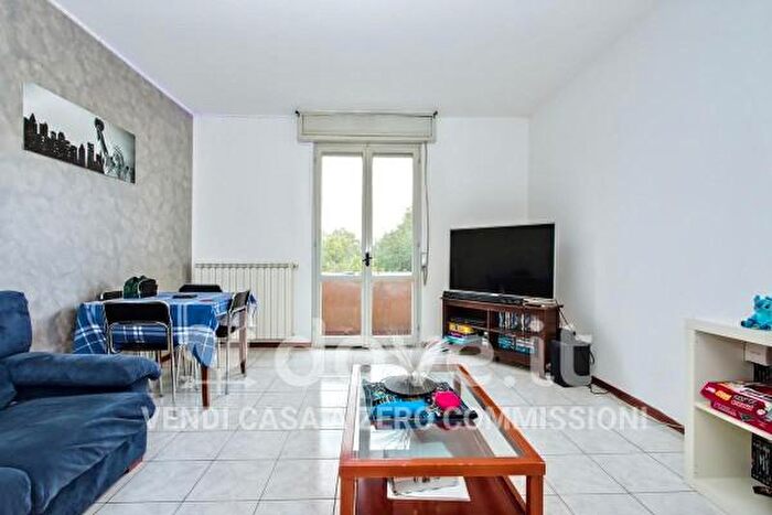 Appartamento trilocale in vendita in Via a Costa, Bagnolo In Piano