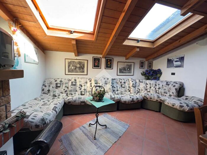 Appartamento bilocale in vendita in Via Sondi, Castello DellAcqua