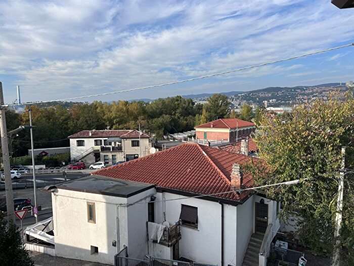 Appartamento trilocale in vendita in Muggia