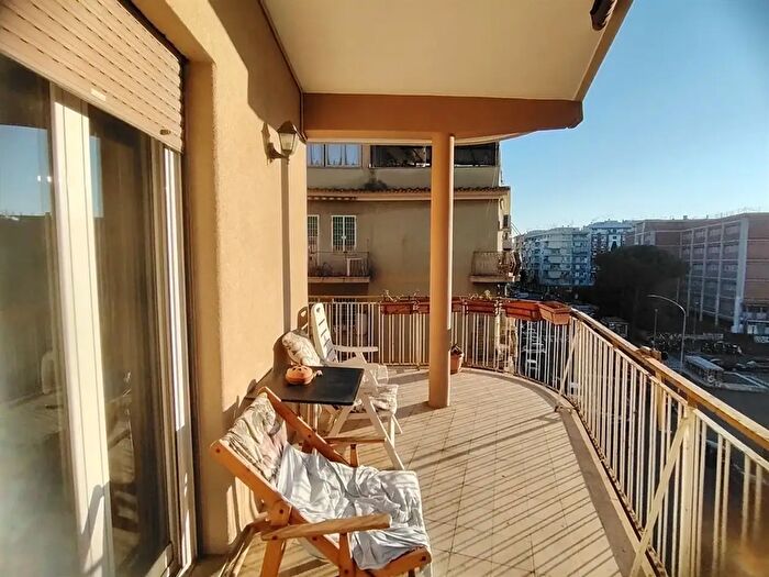 Appartamento quadrilocale in vendita in Via delle Resede, Roma