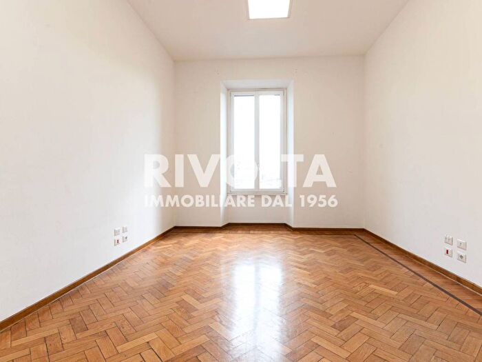 Appartamento con 6 locali in affitto in Via Toscana, Vittorio Veneto, Roma