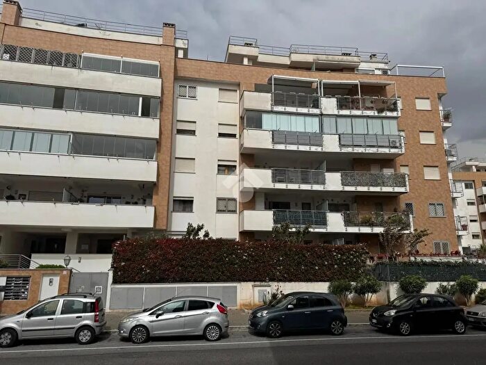 Appartamento bilocale in affitto in Via Filippo Cremonesi, Roma