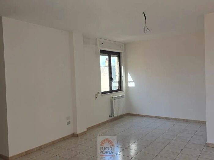 Appartamento trilocale in vendita in Via Giovanni Vernazza, Castri Di Lecce