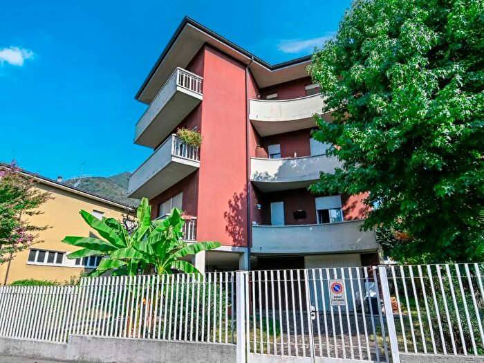 Appartamento quadrilocale in vendita in Via Crespi, Albino