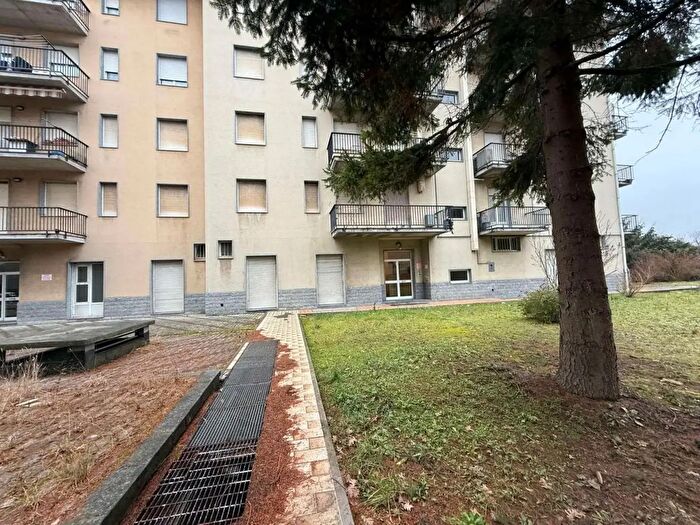 Appartamento trilocale in vendita in Via Madonna del Bosco, Cairo Montenotte