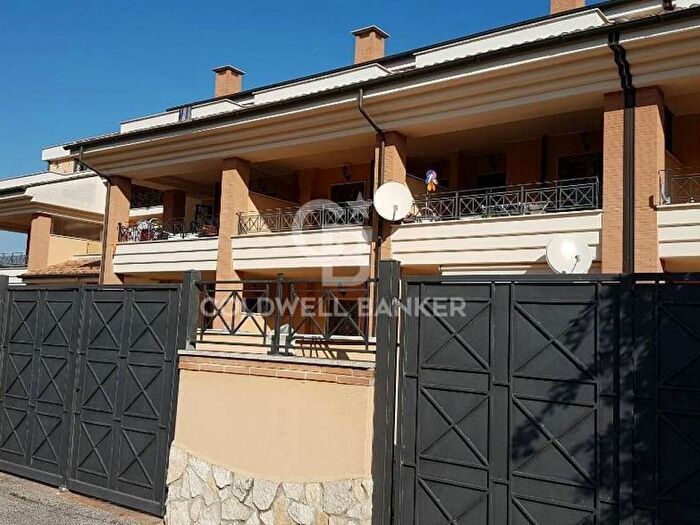 Appartamento trilocale in affitto in via Treviso, Maggiona Area Produttiva, Pomezia