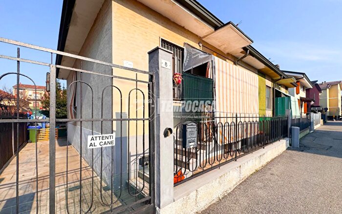 Casa trilocale in vendita in Via Calatafimi, Mediglia