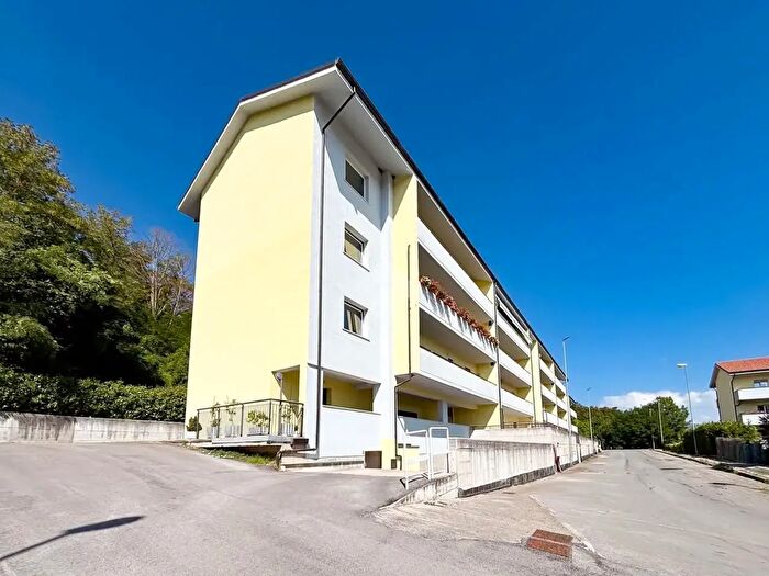 Appartamento quadrilocale in vendita in Via Aia Chiavella, L'Aquila