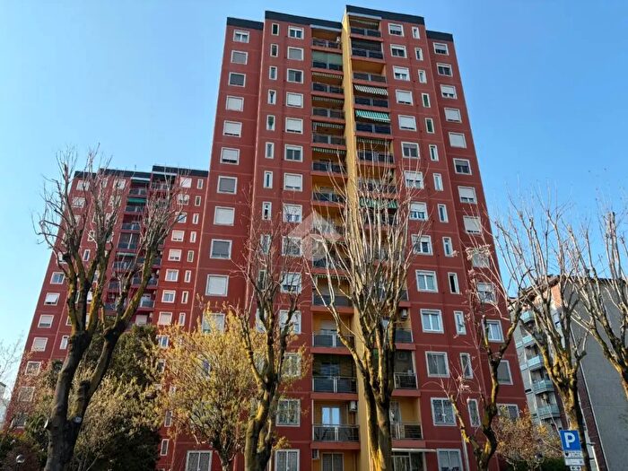 Appartamento trilocale in vendita in Via Mario Borsa, Milano