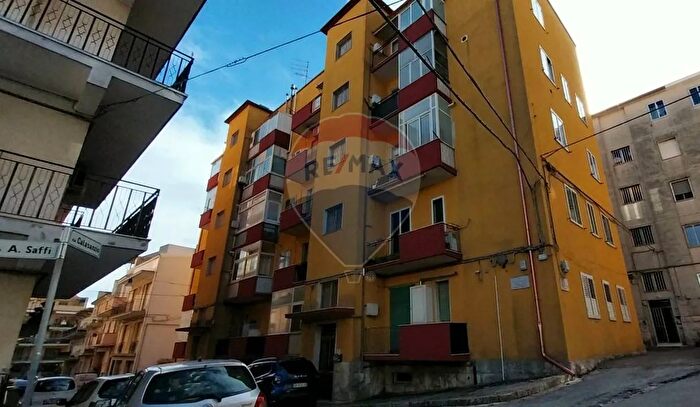 Appartamento quadrilocale in vendita in Via Calasanzio, Ragusa