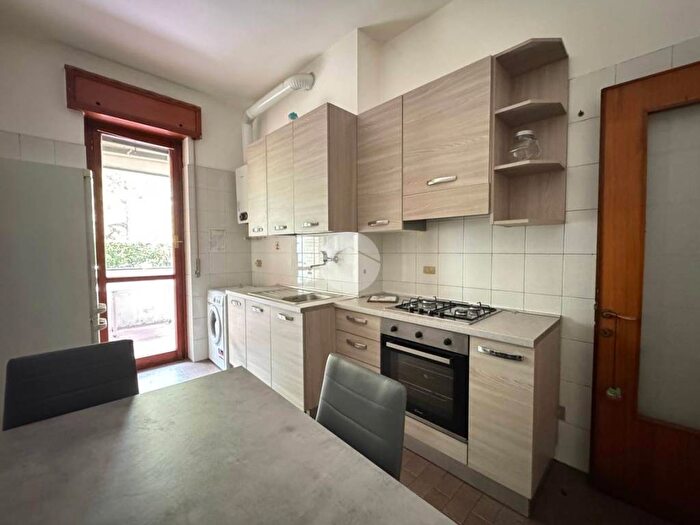 Appartamento trilocale in affitto in Via Cannero, Dergano, Milano