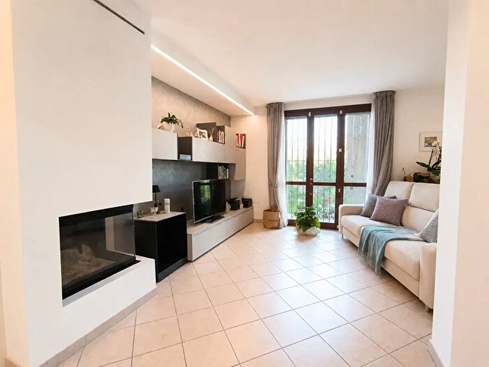 Casa con 10 locali in vendita in Via Selvaggia Vergiolesi, Agliana