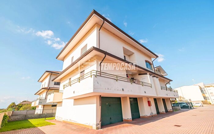 Appartamento trilocale in vendita in Galliate