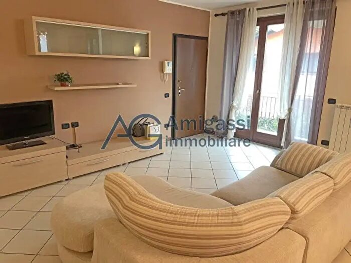 Appartamento trilocale in vendita in Via Carso, Azzano San Paolo