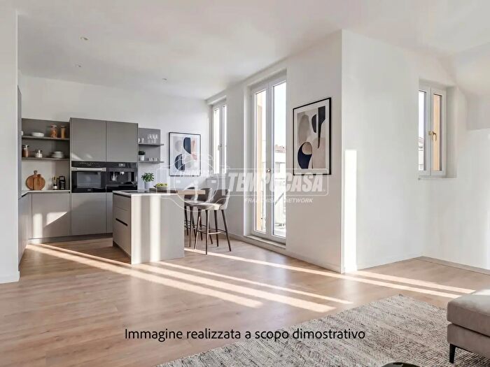 Appartamento trilocale in vendita in Via San Antonio, Luino