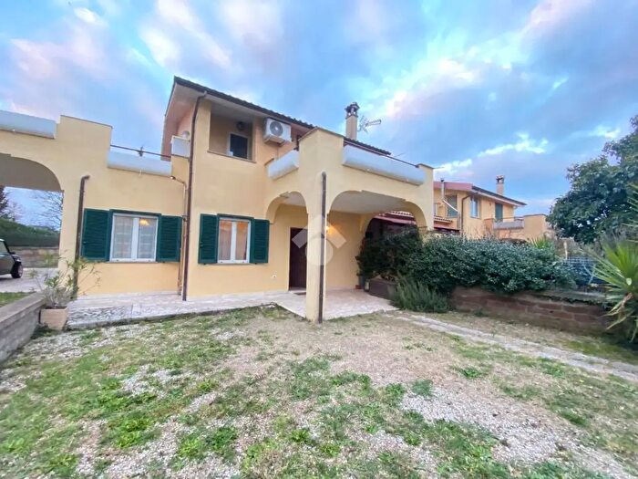 Casa con 5 locali in vendita in Loc Le Piane, Fabrica Di Roma