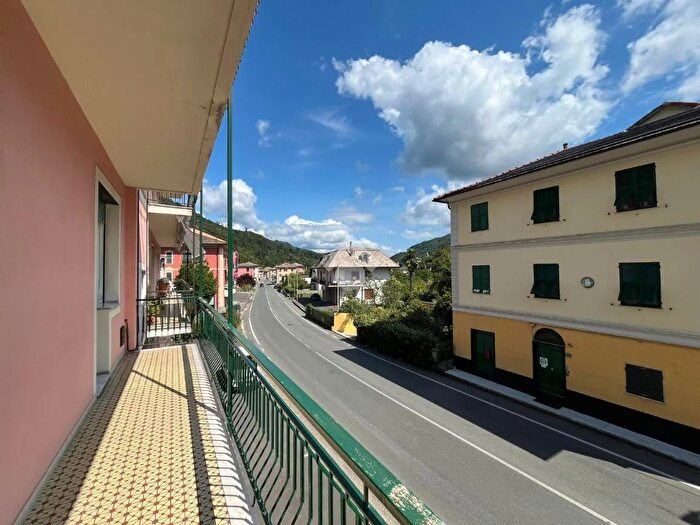 Appartamento con 5 locali in vendita in Via Carpenete, Cicagna