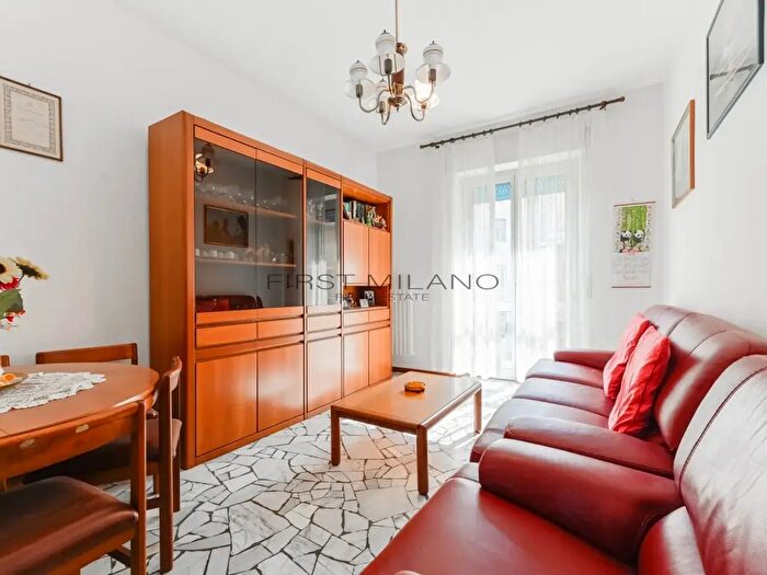 Appartamento trilocale in vendita in Via Tolmezzo, Milano