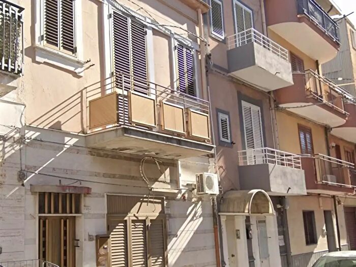 Appartamento trilocale in vendita in Via Cavour, Scordia