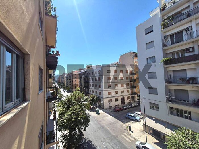 Appartamento con 6 locali in affitto in Via Terrasanta, Notarbartolo Sciuti, Palermo