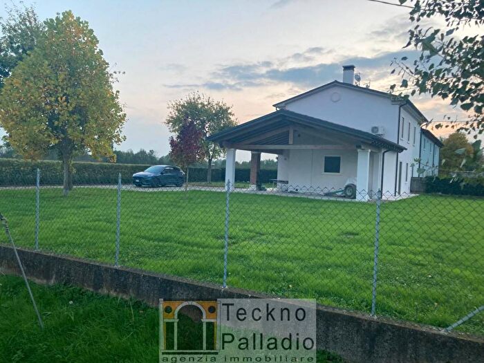 Casa con 6 locali in affitto in Frazioni di Camisano Vicentino, Camisano Vicentino