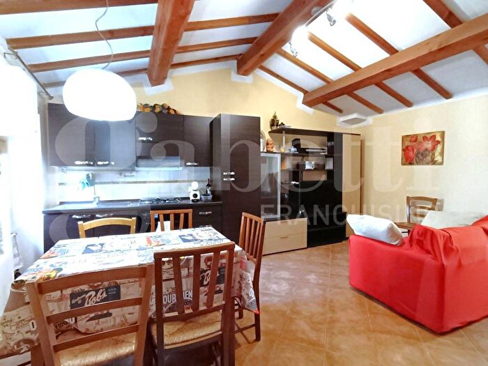 Appartamento bilocale in affitto in Avenza, Carrara