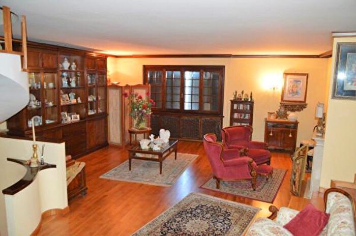 Casa con 6 locali in vendita in Senigallia