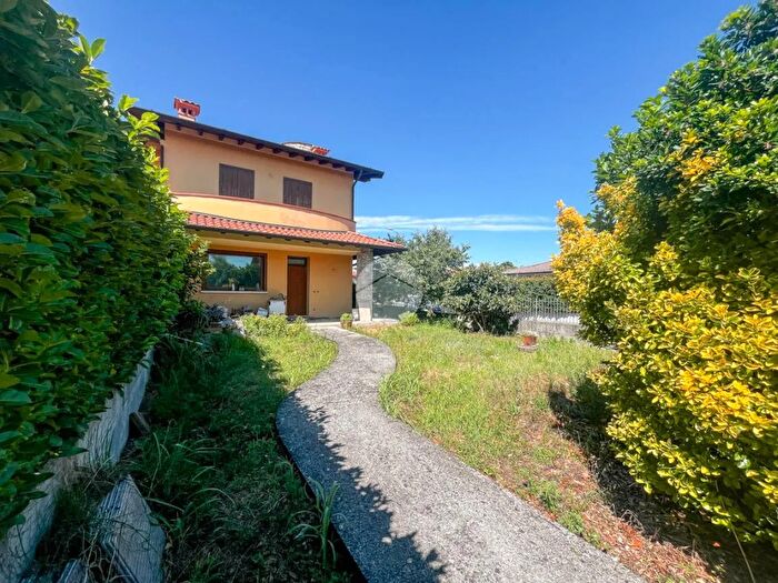 Casa quadrilocale in vendita in Via Bartolomeo Zanetti, Castrezzato