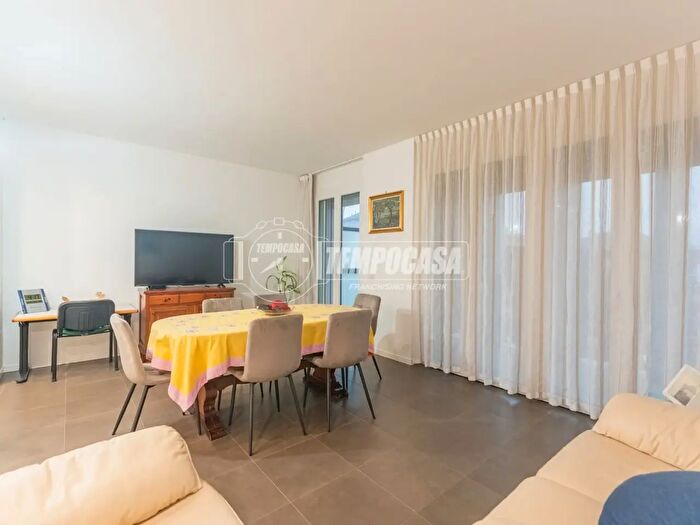 Appartamento trilocale in vendita in Via Montanara, Settimo Milanese