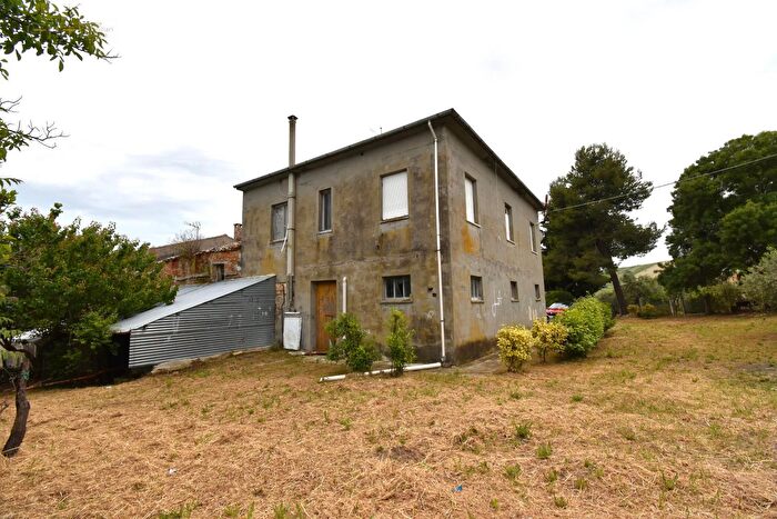 Casa con 10 locali in vendita in Contrada Gozzana, Ripatransone