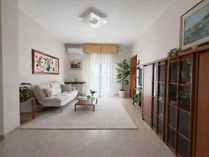 Appartamento quadrilocale in vendita in Via Ugo Foscolo, Francavilla Fontana