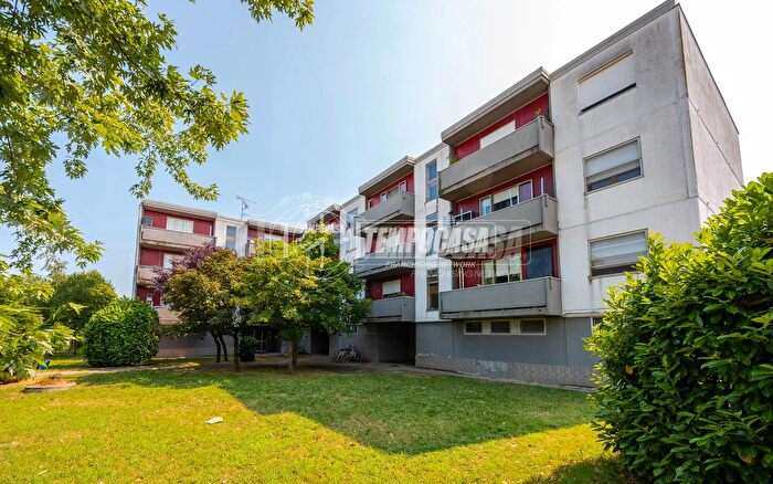 Appartamento con 5 locali in vendita in Via Don Felice Zucchini, Baricella