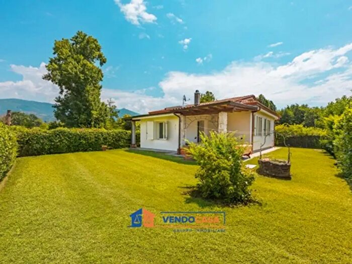 Casa con 5 locali in vendita in Via dei Loghi, Massa