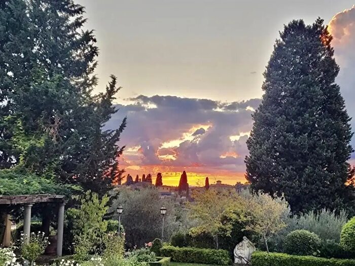 Casa con 8 locali in affitto in Piazzale Michelangiolo, Firenze