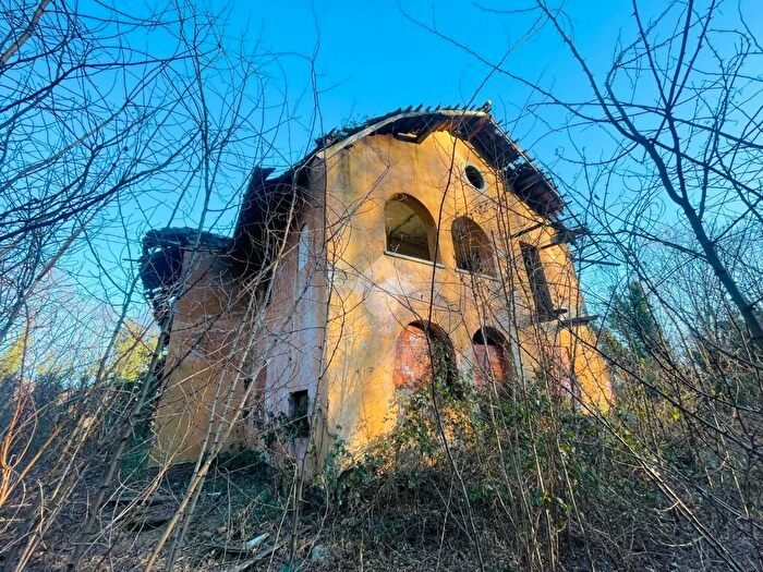 Casa con 8 locali in vendita in Via dellEremo, Lanzo Torinese